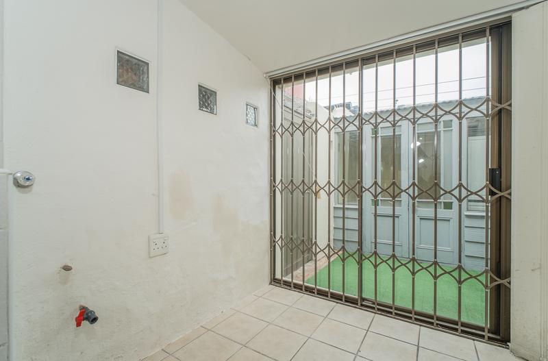 To Let 3 Bedroom Property for Rent in Meadowridge Western Cape